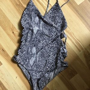 acacia swimwear Swim - Acacia Florence snakeskin sz S acacia swimwear Swim - Acacia Florence snakeskin sz S